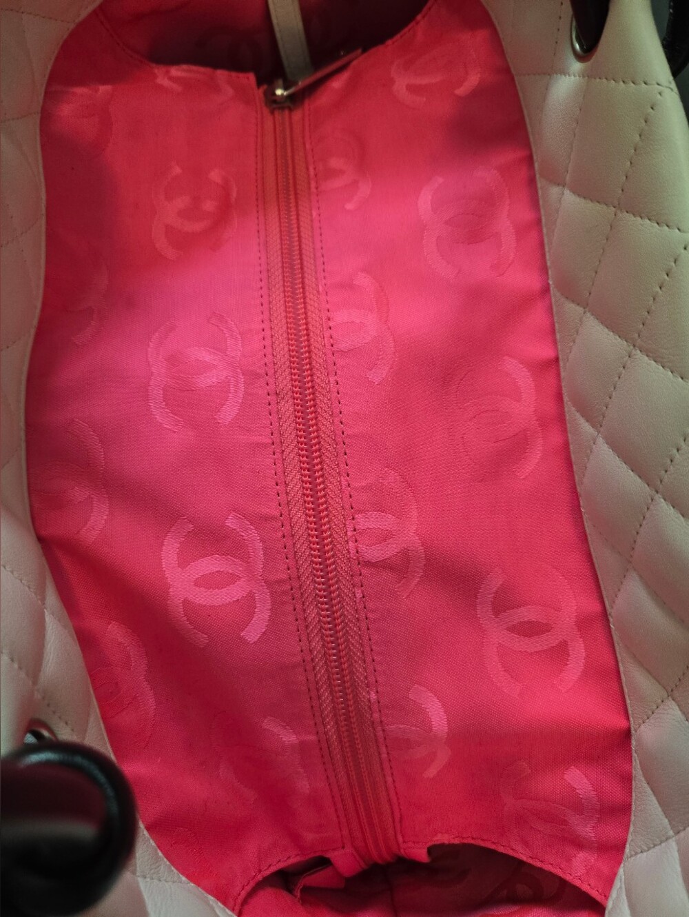 CHANEL Cambon Shoulder Bag - Picture 5 of 11